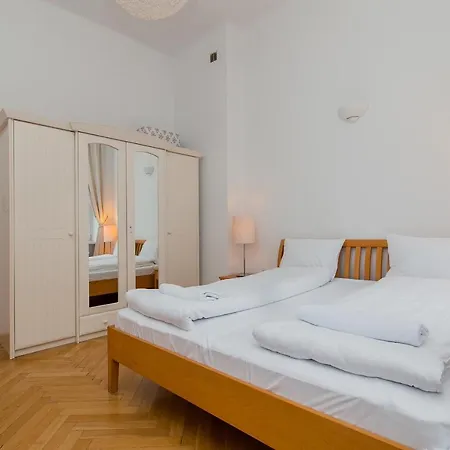 Shortstaypoland Boduena