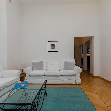 Shortstaypoland Boduena Lägenhet *